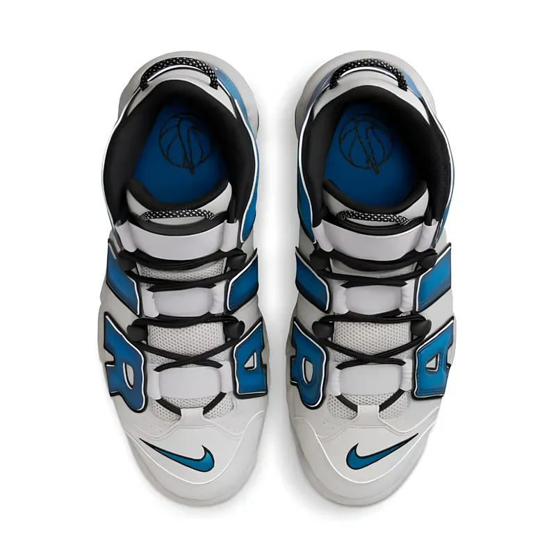 Nike Air More Uptempo '96 Industrial Blue u kombinaciji bele i plave boje, fotografija 4 od 5