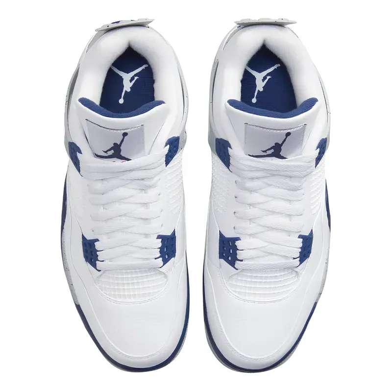 Jordan 4 Retro Midnight Navy u kombinaciji bele i plave boje, fotografija 4 od 6