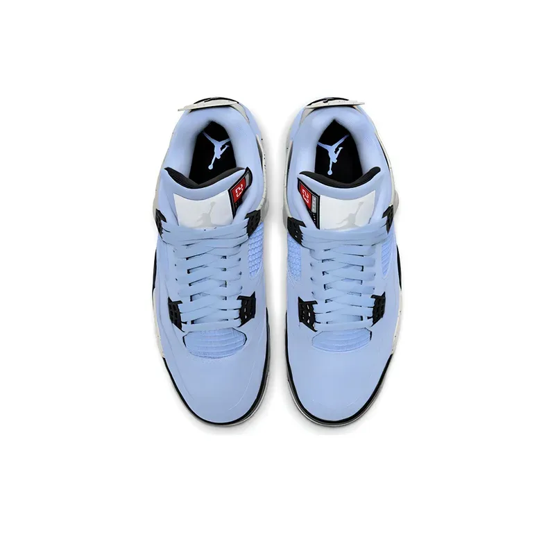 Jordan 4 Retro University Blue u kombinaciji plave i bele boje, fotografija 4 od 6
