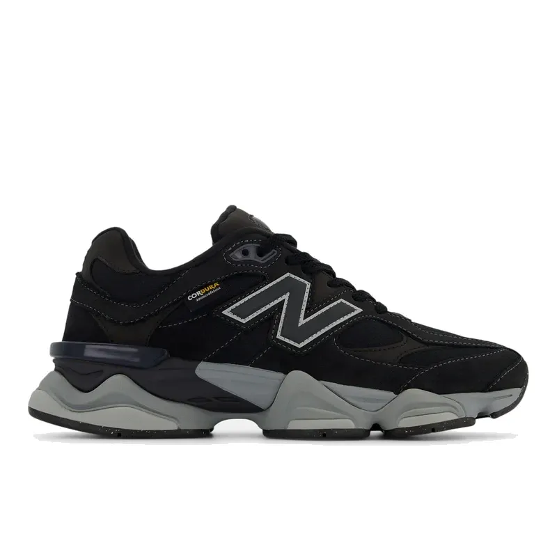 New Balance 9060 Cordura Black u crnoj boji — bočni pogled