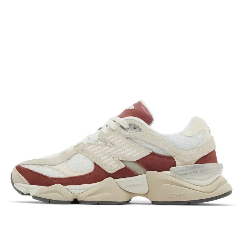 New Balance 9060 Festival Pack u kombinaciji bele i crvene boje, fotografija 2 od 5