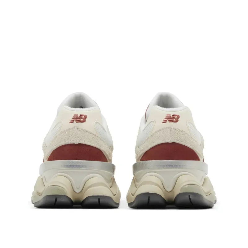 New Balance 9060 Festival Pack u kombinaciji bele i crvene boje, fotografija 4 od 5