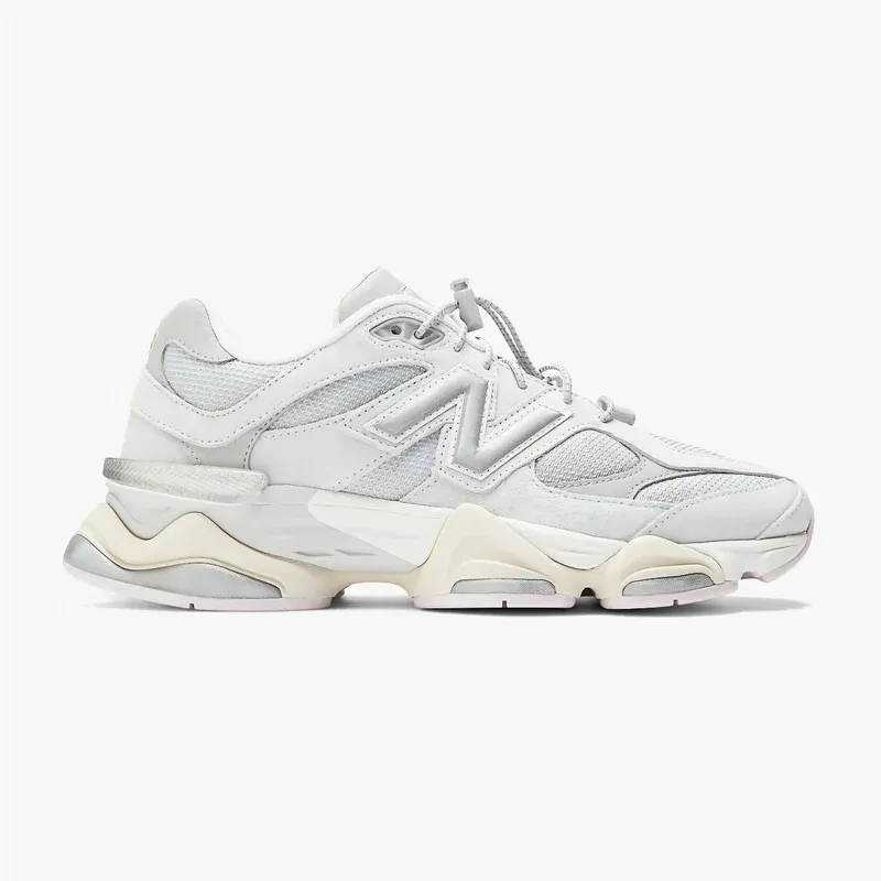 New Balance 9060 Grey Lilac u kombinaciji bele i sive boje — bočni pogled