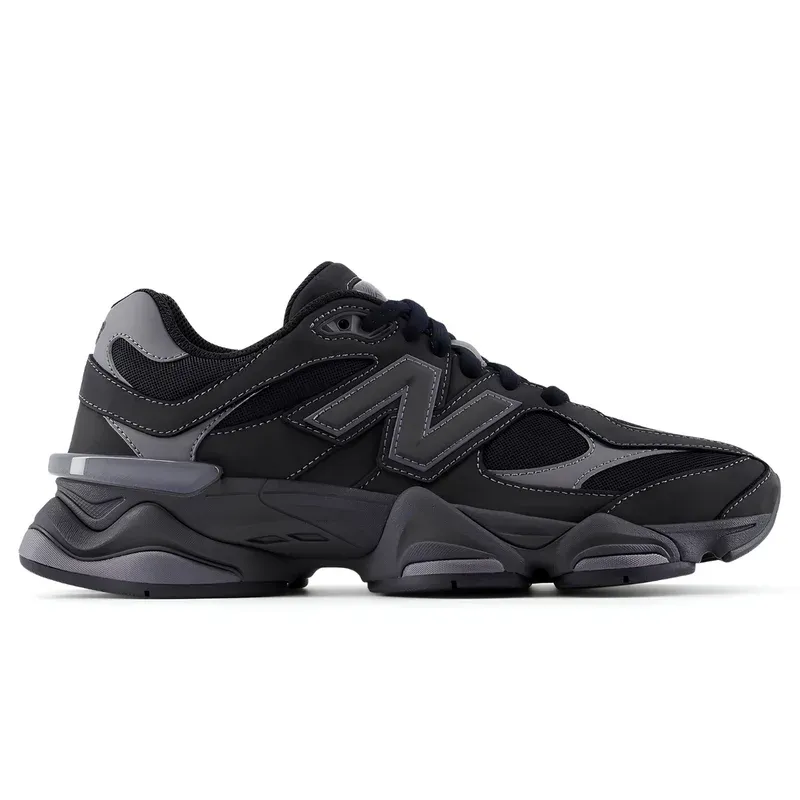 New Balance 9060 Mono Black u crnoj boji — bočni pogled