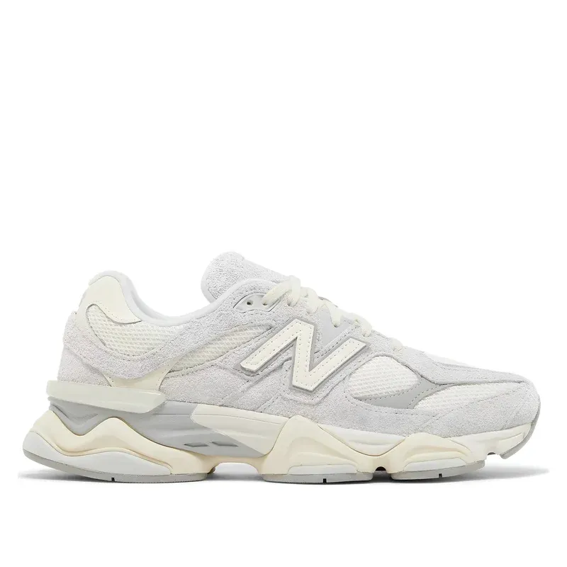 New Balance 9060 Quartz Grey u kombinaciji bele i sive boje — bočni pogled