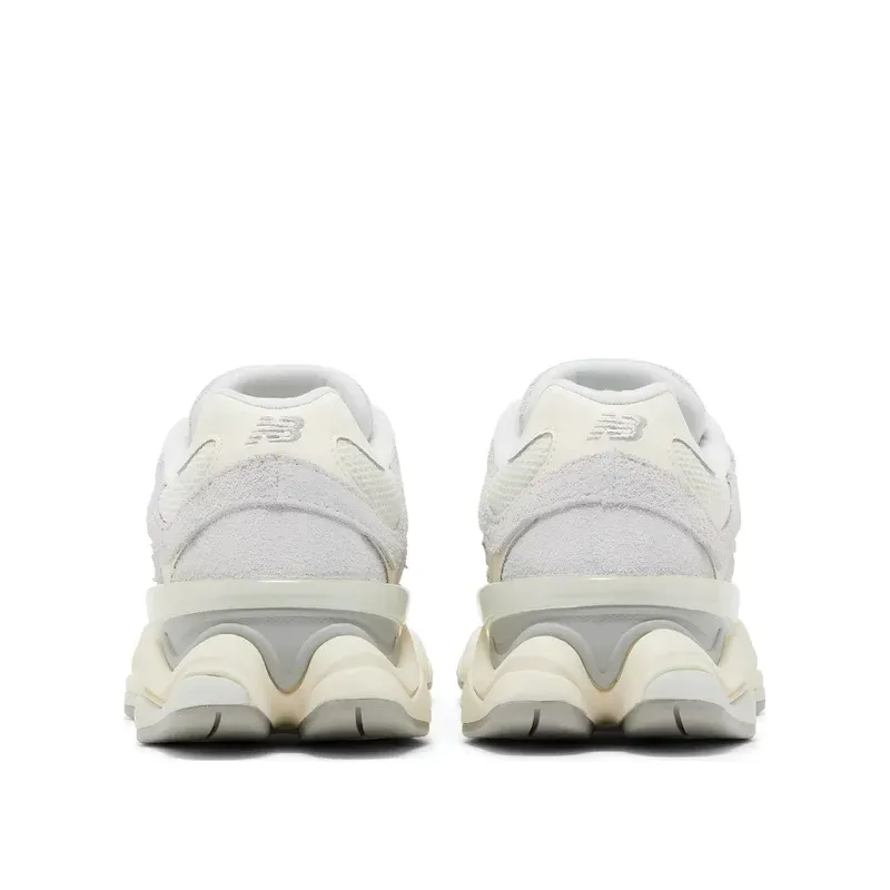 New Balance 9060 Quartz Grey u kombinaciji bele i sive boje, fotografija 4 od 5