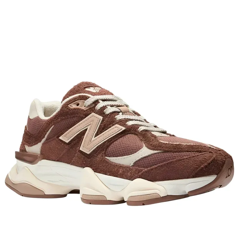 New Balance 9060 Rich Oak u kombinaciji braon i bele boje, fotografija 3 od 6