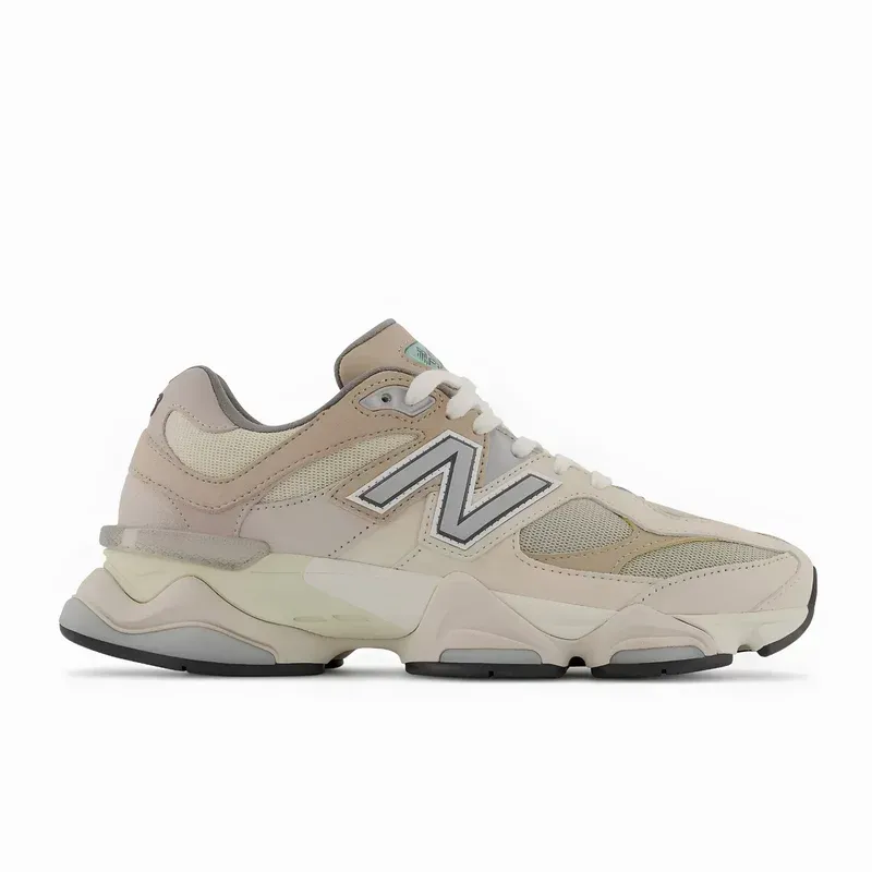 New Balance 9060 Sea Salt Surf u kombinaciji bež i sive boje — bočni pogled