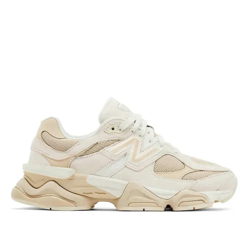 New Balance 9060 Sea Salt Ultra u kombinaciji bele i bež boje — bočni pogled