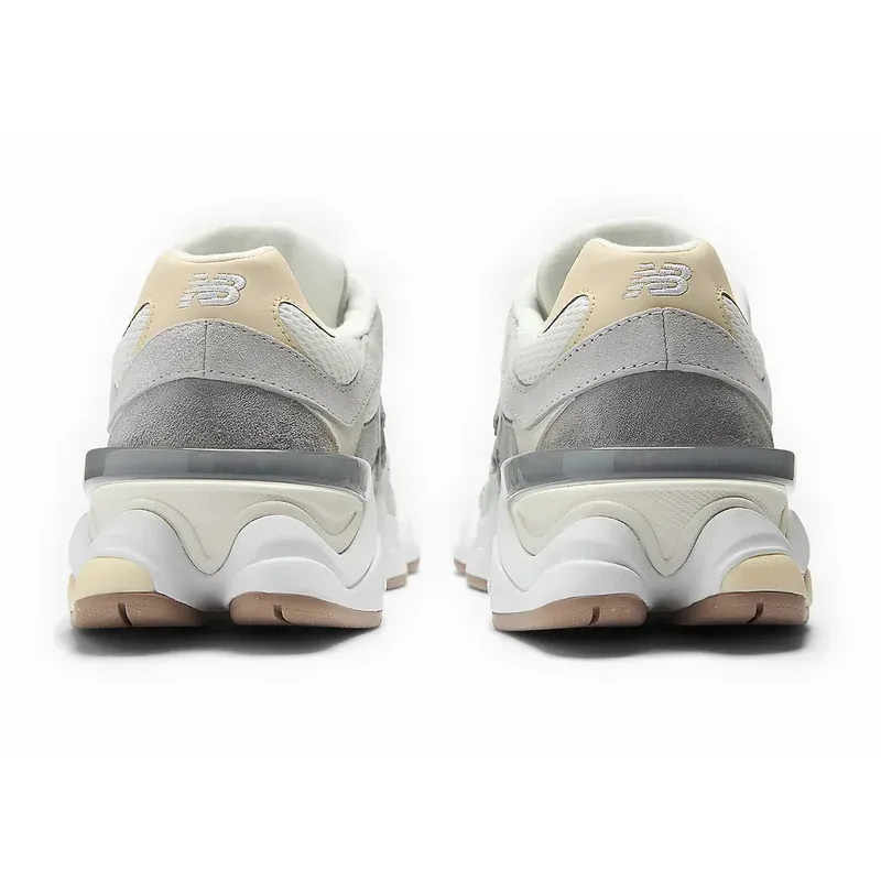 New Balance 9060 Suede Grey u kombinaciji sive i bele boje, fotografija 4 od 6