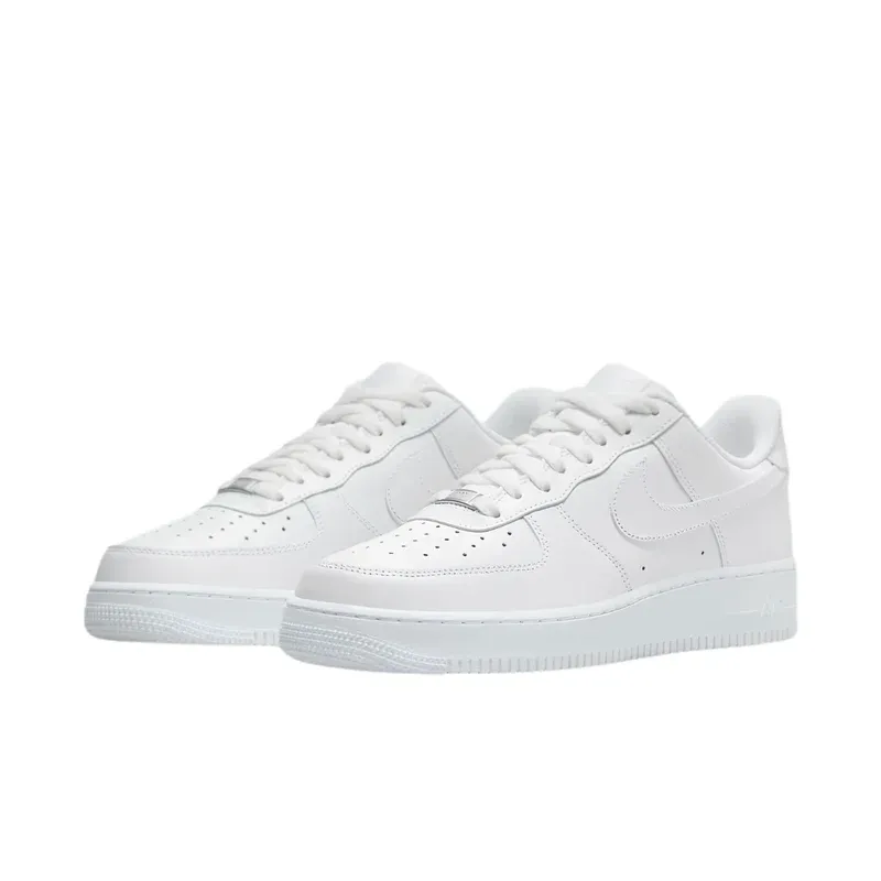 Nike Air Force 1 Low Triple White u beloj boji, fotografija 3 od 7