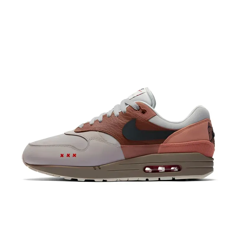 Nike Air Max 1 Amsterdam u kombinaciji sive i crvene boje — bočni pogled