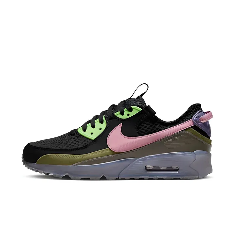 Nike Air Max 90 Terrascape Black Elemental Pink u kombinaciji crne i roze boje — bočni pogled