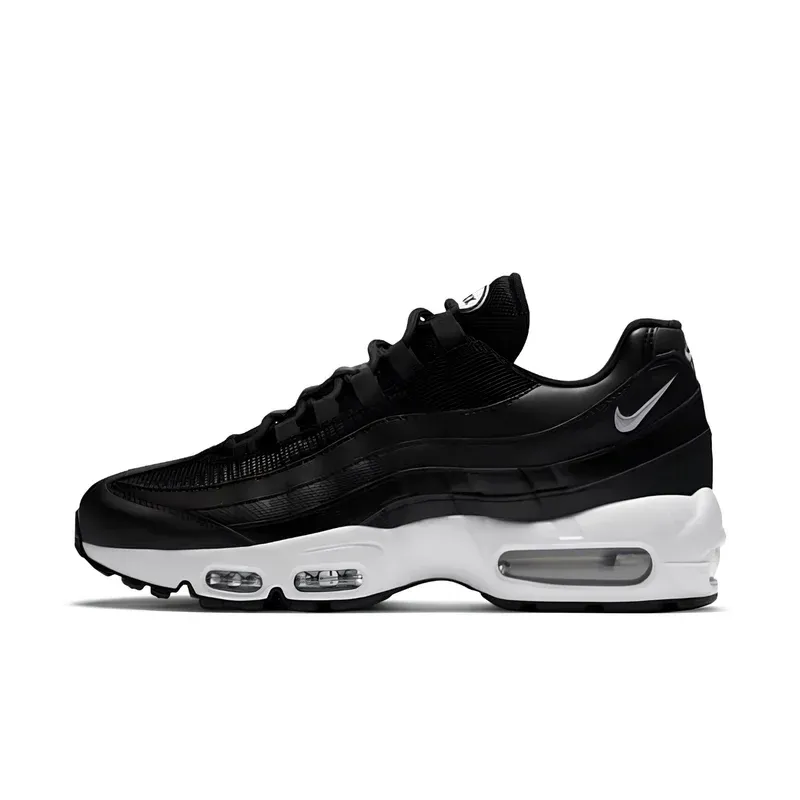 Nike Air Max 95 Essential Black White u kombinaciji crne i bele boje — bočni pogled