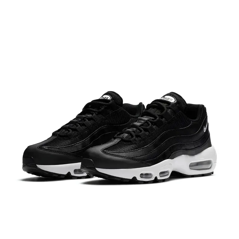 Nike Air Max 95 Essential Black White u kombinaciji crne i bele boje, fotografija 3 od 6