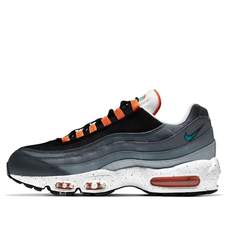 Nike Air Max 95 Grey Speckle Sole u kombinaciji sive i crne boje — bočni pogled