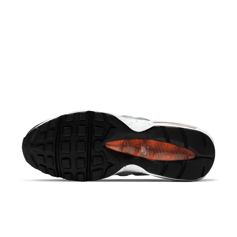Nike Air Max 95 Grey Speckle Sole u kombinaciji sive i crne boje, fotografija 6 od 6