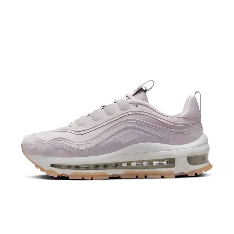 Nike Air Max 97 Futura Platinum Violet u kombinaciji ljubičaste i bele boje — bočni pogled