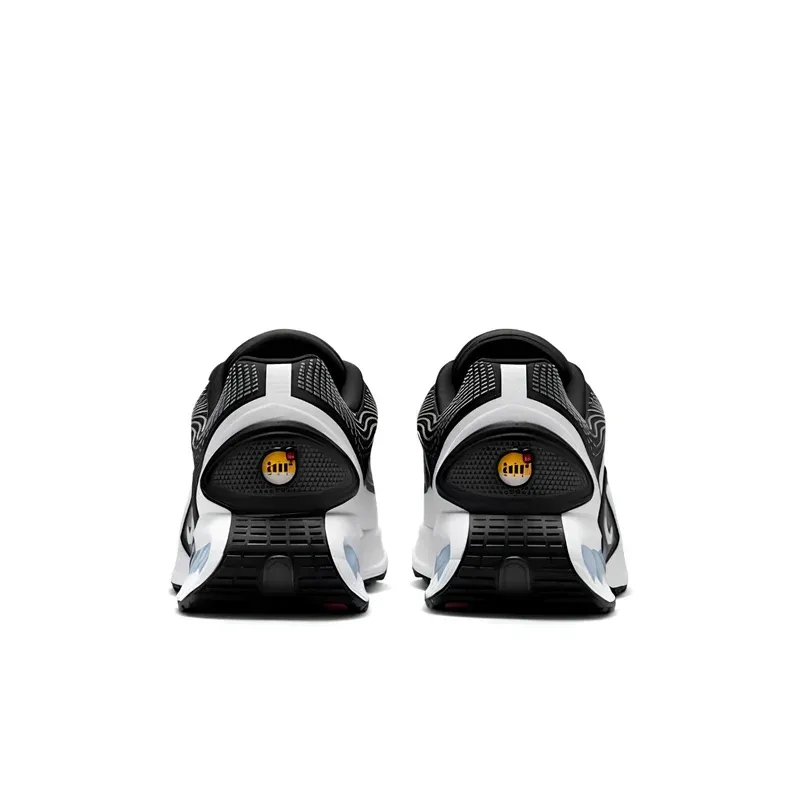 Nike Air Max DN Black White Cool Grey u kombinaciji crne i bele boje, fotografija 5 od 6