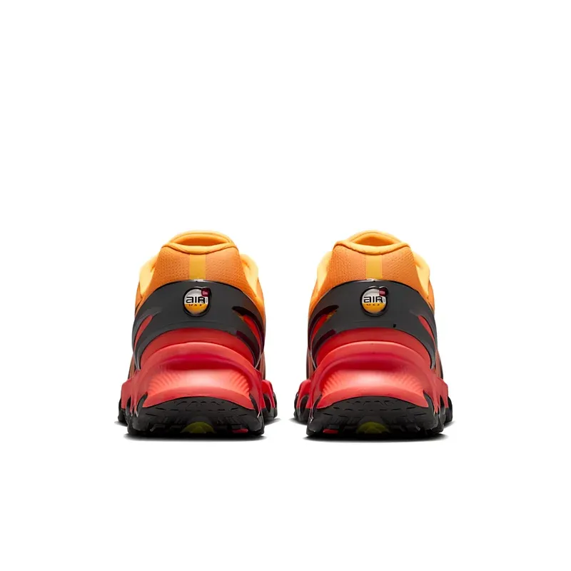Nike Air Max DN8 Laser Orange Black u kombinaciji narandžaste i crvene boje, fotografija 5 od 6