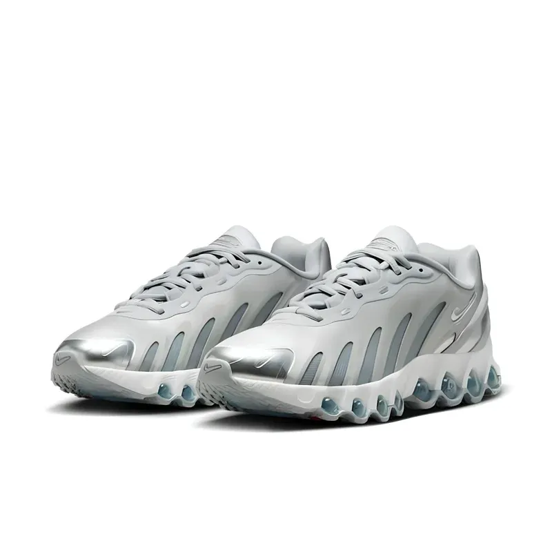 Nike Air Max DN8 Wolf Grey Metallic Silver u kombinaciji sive i bele boje, fotografija 3 od 6