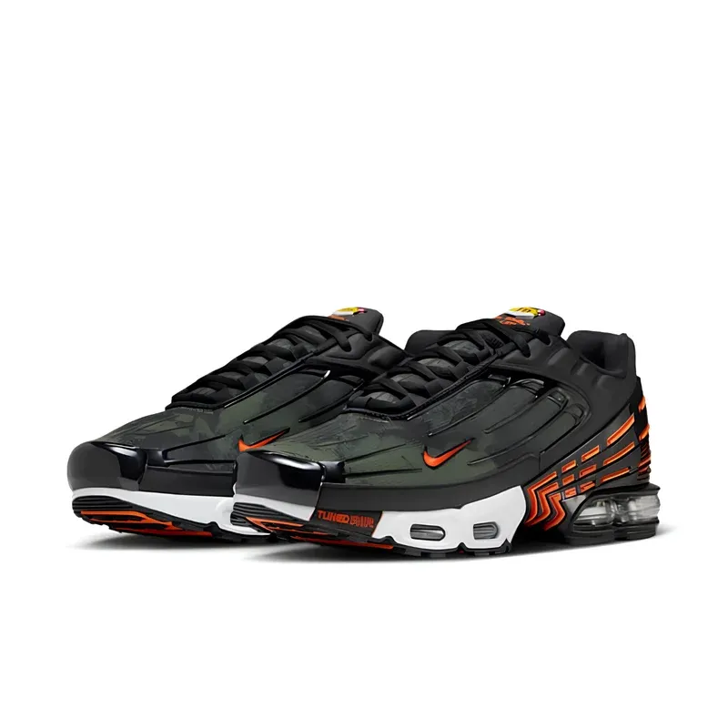 Nike Air Max Plus 3 Black & Safety Orange u kombinaciji crne i narandžaste boje, fotografija 3 od 6