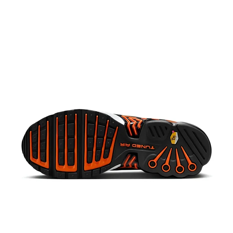 Nike Air Max Plus 3 Black & Safety Orange u kombinaciji crne i narandžaste boje, fotografija 6 od 6