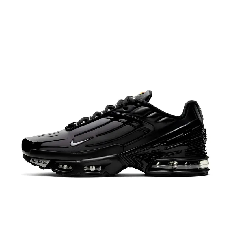 Nike Air Max Plus 3 OG Black & Wolf Grey u crnoj boji — bočni pogled