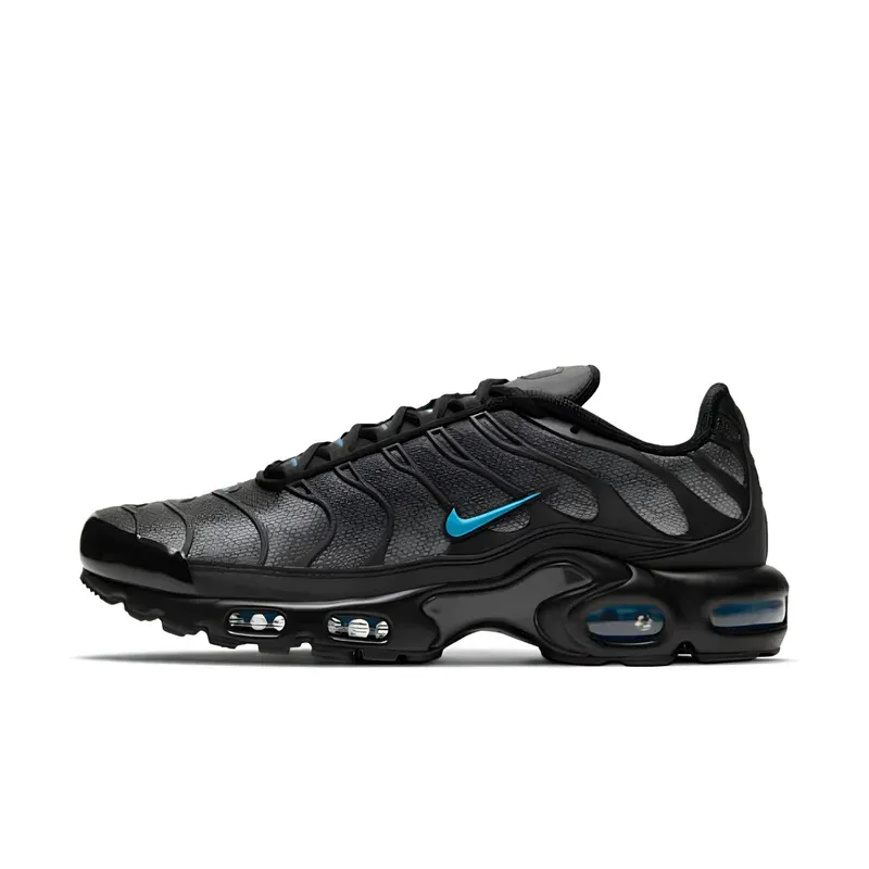 Nike Air Max Plus TN Black Hex u crnoj boji — bočni pogled