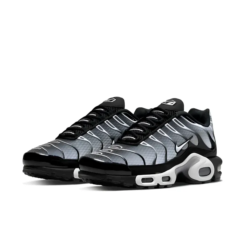 Nike Air Max Plus TN Black Silver White u kombinaciji crne i sive boje, fotografija 3 od 6