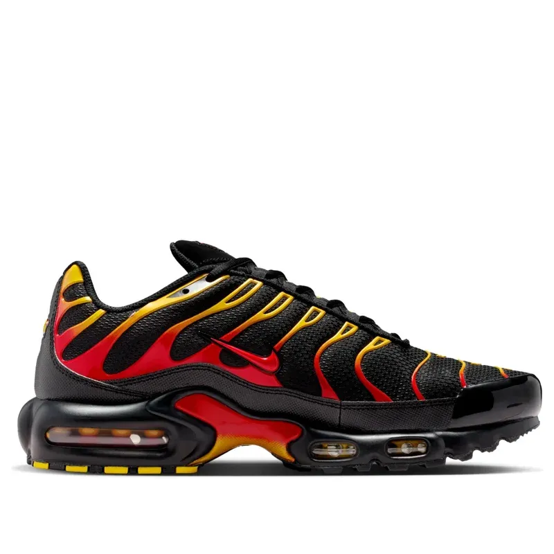 Nike Air Max Plus TN Black University Gold Red u kombinaciji crne i crvene boje, fotografija 2 od 6