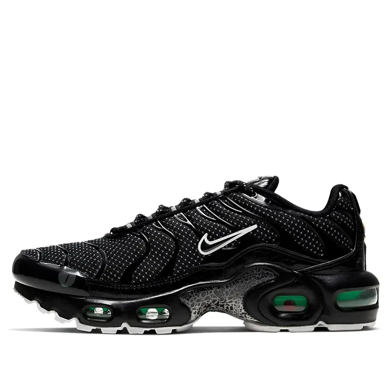 Nike Air Max Plus TN Crocodile Viper u crnoj boji — bočni pogled