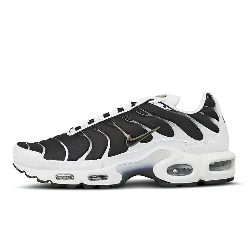 Nike Air Max Plus TN Killer Whale u kombinaciji bele i crne boje — bočni pogled