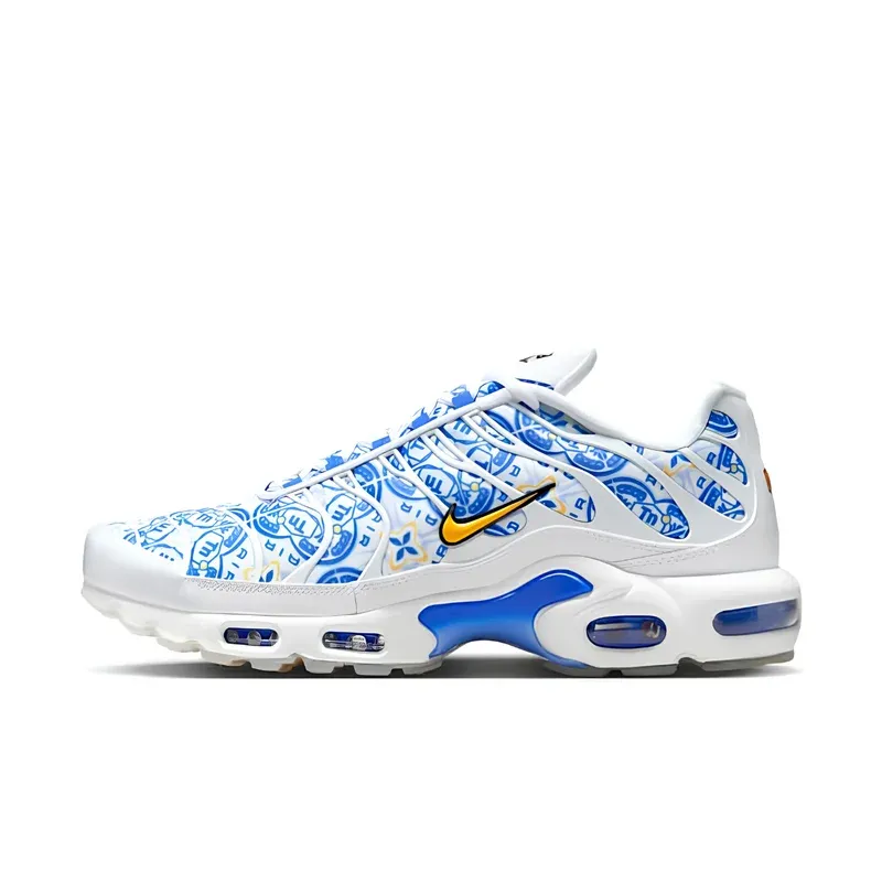 Nike Air Max Plus TN Lisboa u kombinaciji bele i plave boje — bočni pogled