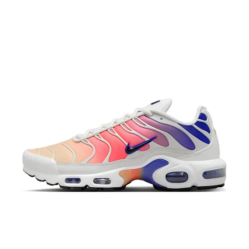 Nike Air Max Plus TN Persian Violet u kombinaciji narandžaste i ljubičaste boje — bočni pogled