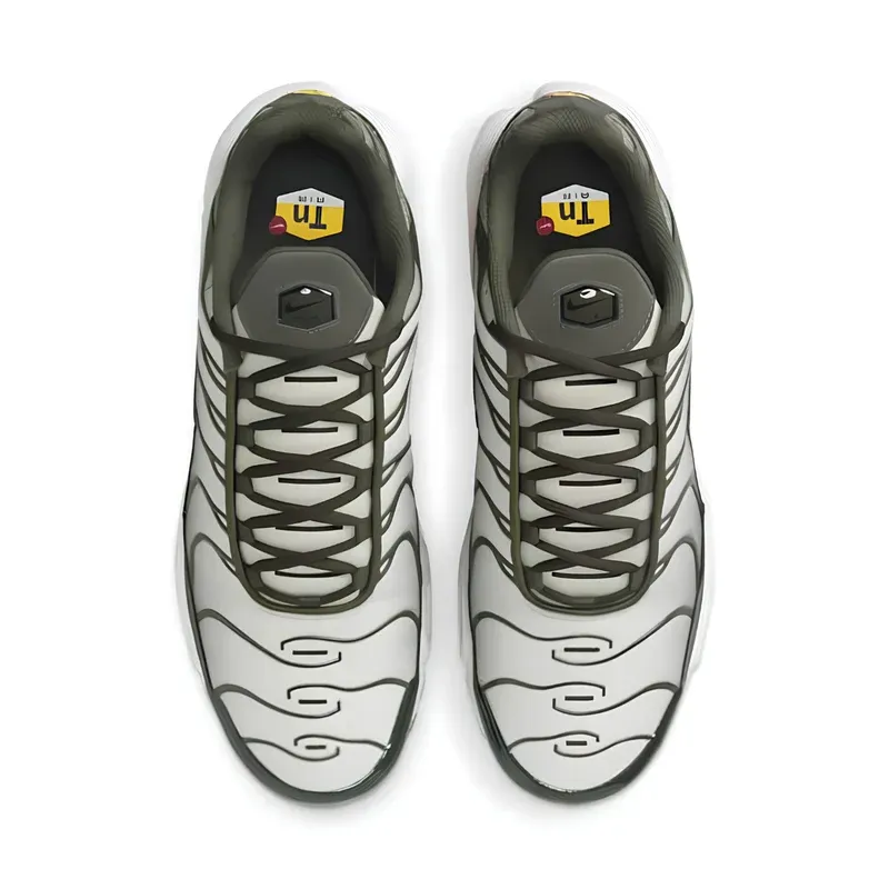 Nike Air Max Plus TN Sequoia u kombinaciji zelene i bele boje, fotografija 4 od 6