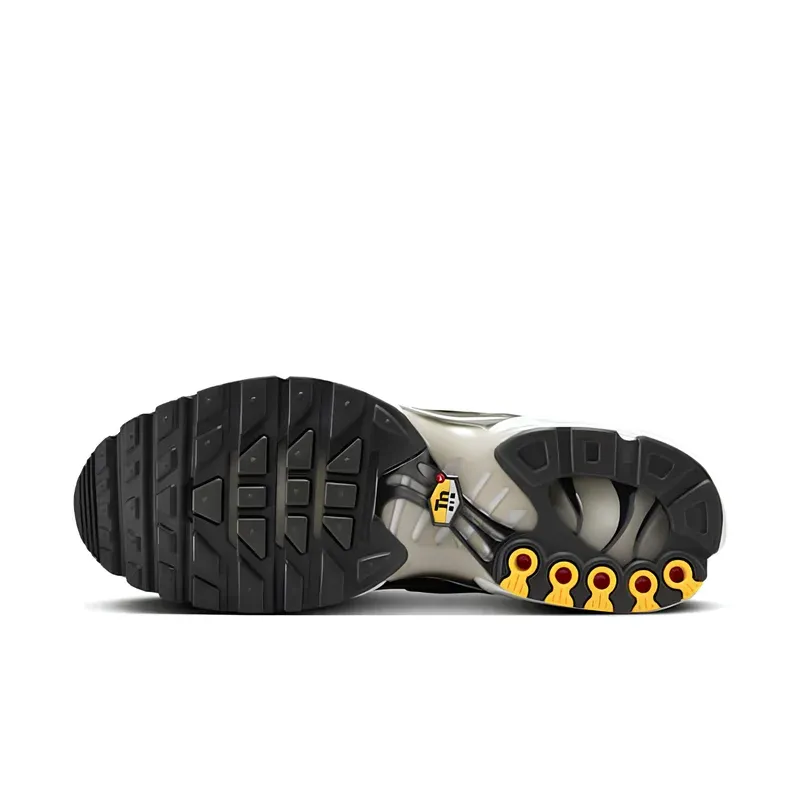 Nike Air Max Plus TN Sequoia u kombinaciji zelene i bele boje, fotografija 6 od 6