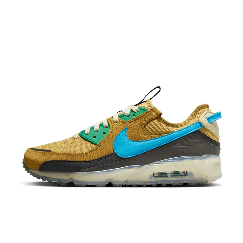 Nike Air Max Terrascape 90 Wheat Gold Stadium Green u kombinaciji braon i zelene boje — bočni pogled