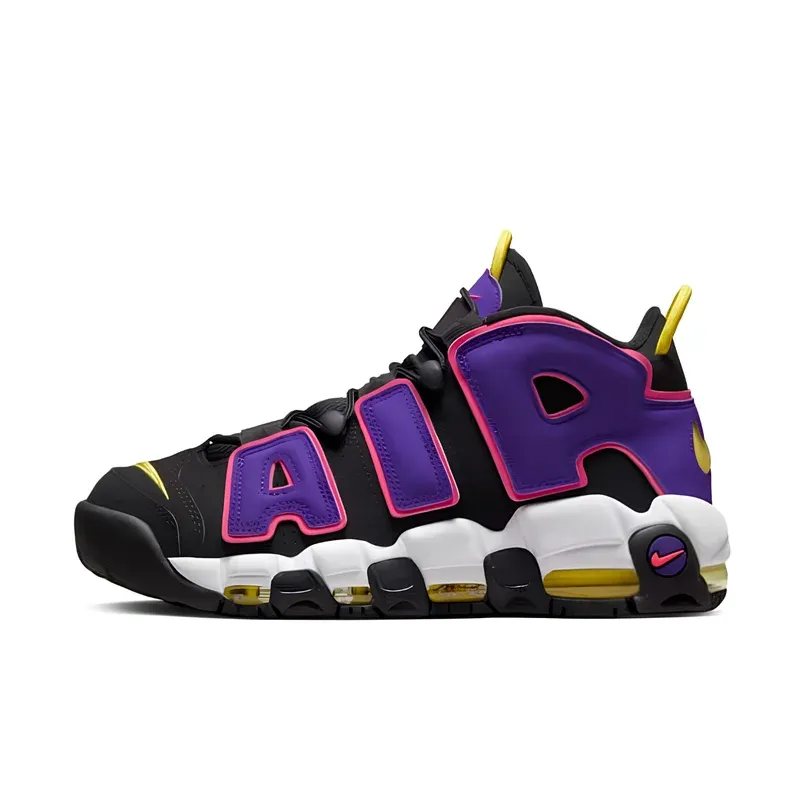 Nike Air More Uptempo 96 Black Court Purple u kombinaciji crne i ljubičaste boje — bočni pogled