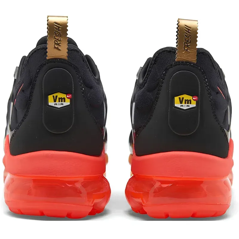 Nike Air VaporMax Plus Fresh u kombinaciji crne i narandžaste boje, fotografija 4 od 5