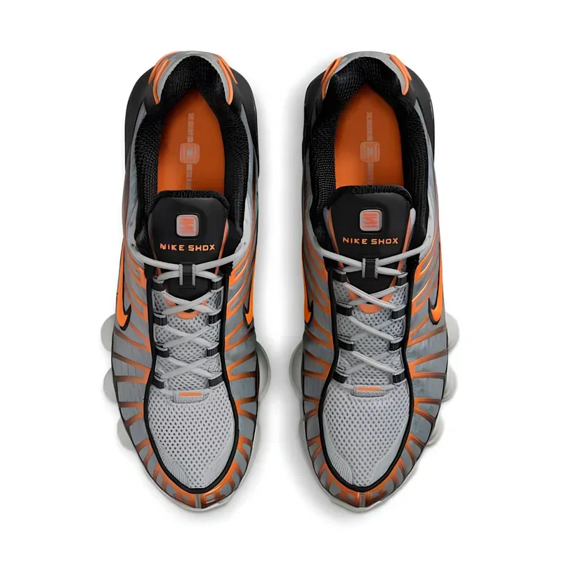 Nike Shox TL Light Smoke Grey u kombinaciji sive i crne boje, fotografija 4 od 6