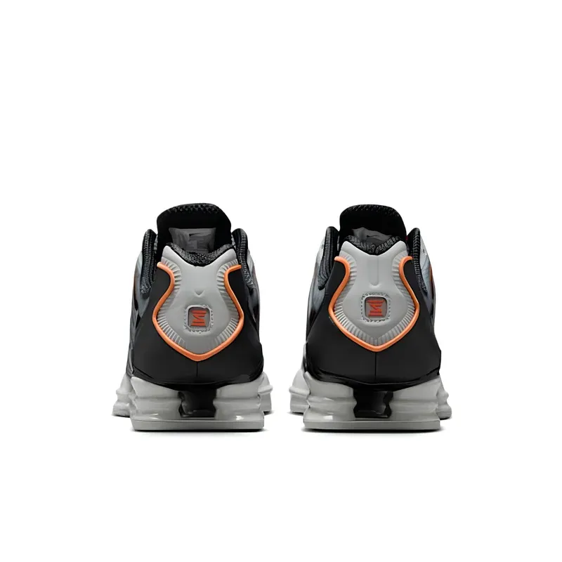 Nike Shox TL Light Smoke Grey u kombinaciji sive i crne boje, fotografija 5 od 6