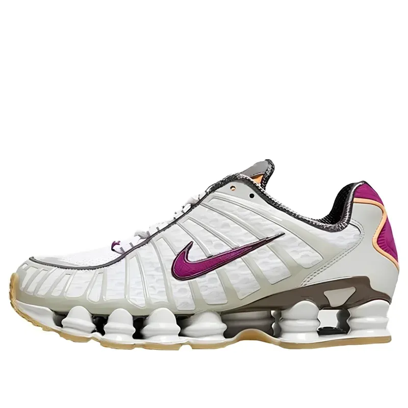 Nike Shox TL x Size? Viotech u kombinaciji bele i ljubičaste boje — bočni pogled